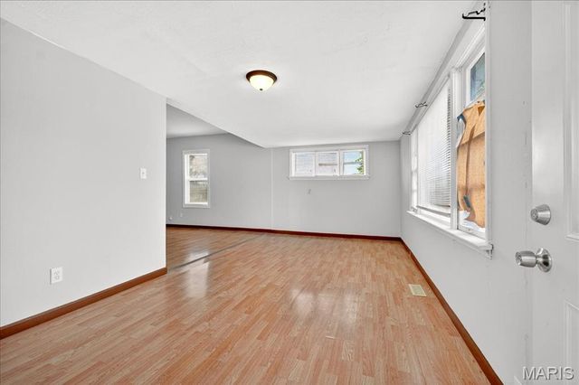 6534 Whitney Avenue, St Louis, MO 63133