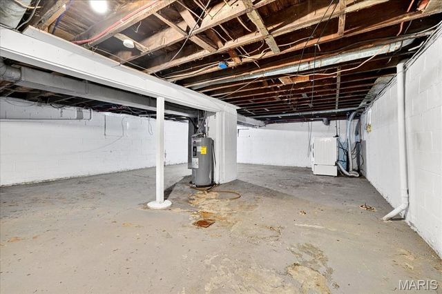 6534 Whitney Avenue, St Louis, MO 63133