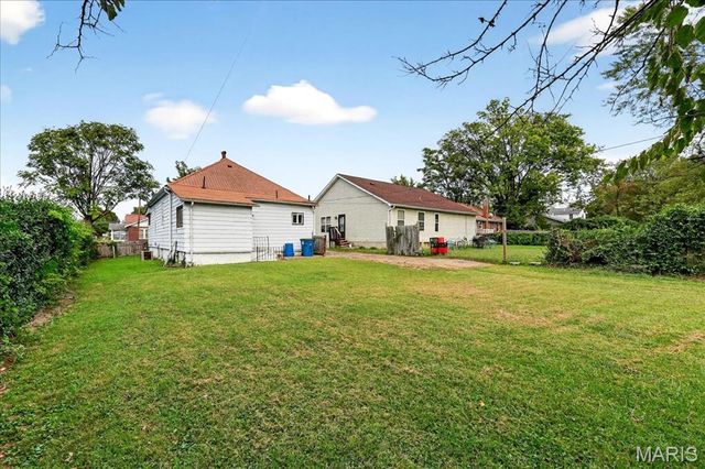 6534 Whitney Avenue, St Louis, MO 63133