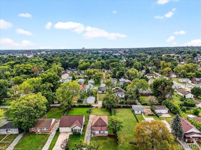 6534 Whitney Avenue, St Louis, MO 63133