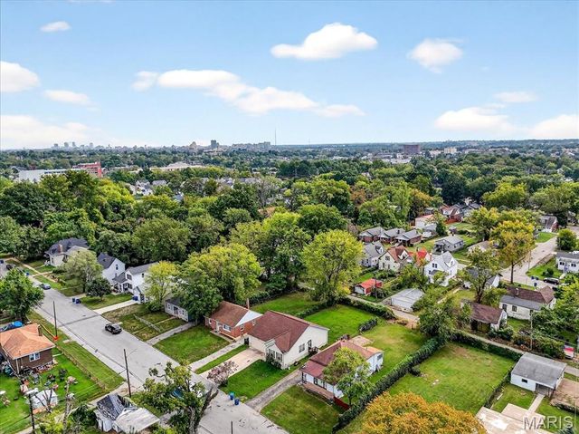 6534 Whitney Avenue, St Louis, MO 63133