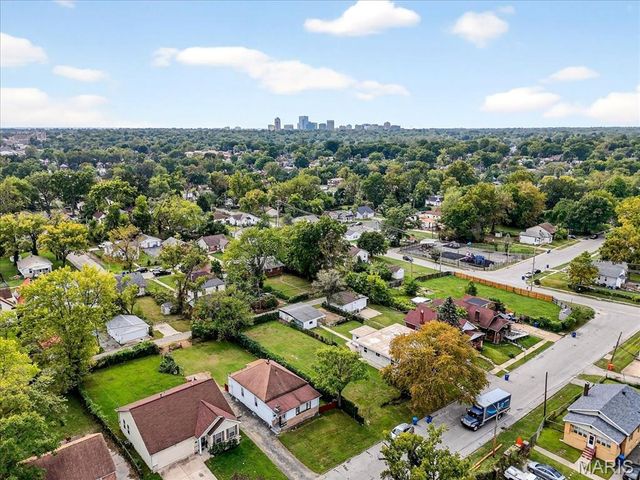 6534 Whitney Avenue, St Louis, MO 63133