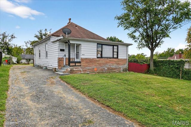 6534 Whitney Avenue, St Louis, MO 63133