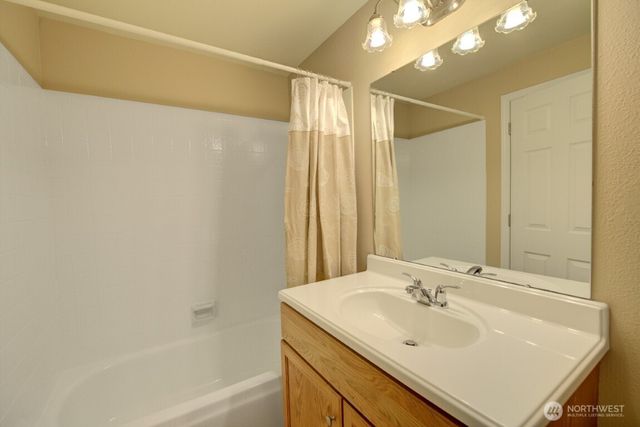 16611 NE 48th Court, Redmond, WA 98052