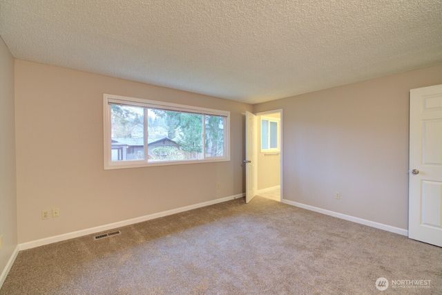 16611 NE 48th Court, Redmond, WA 98052