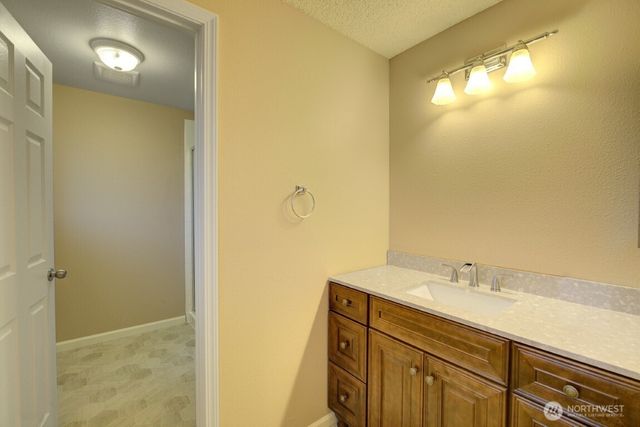 16611 NE 48th Court, Redmond, WA 98052