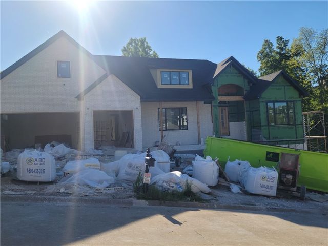 2005 NE Chaucer Street, Bentonville, AR 72712