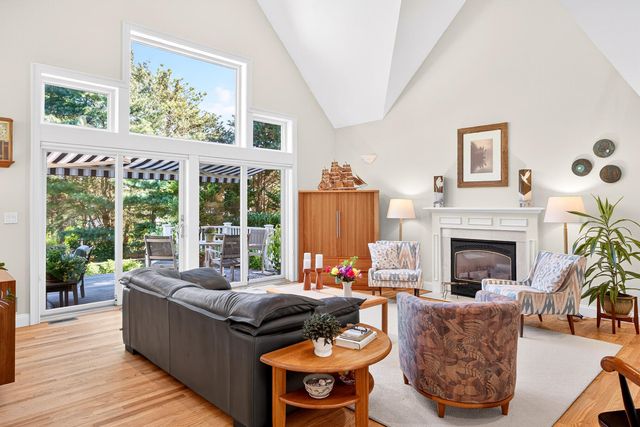 5 Aviators Lane, Sandwich, MA 02563