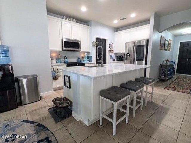 350 Dahoon Holly Drive, Daytona Beach, FL 32117