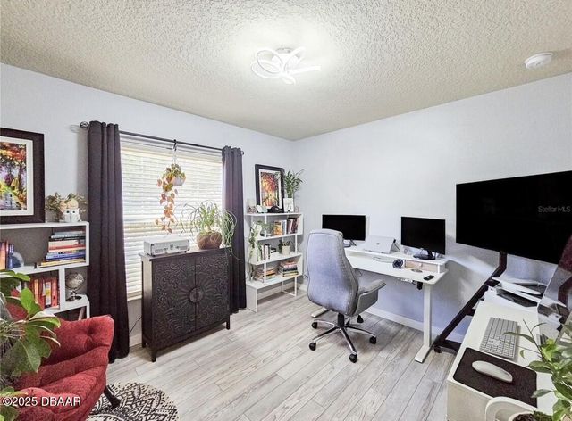 350 Dahoon Holly Drive, Daytona Beach, FL 32117