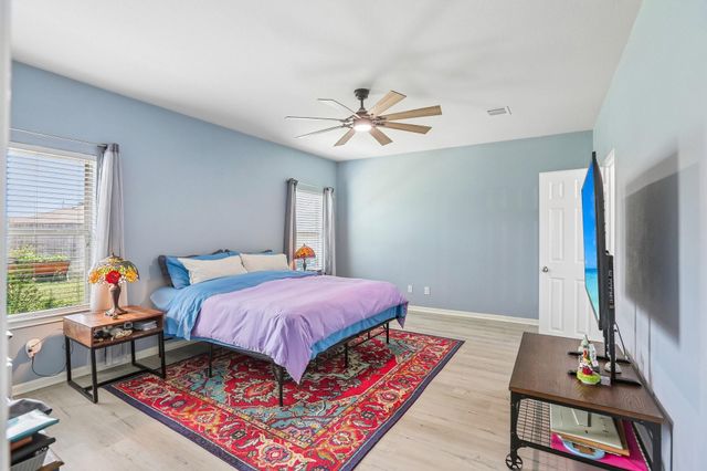 8806 Explorer Drive, Texas City, TX 77591