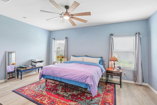 8806 Explorer Drive, Texas City, TX 77591