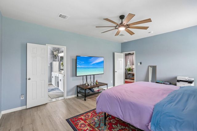 8806 Explorer Drive, Texas City, TX 77591