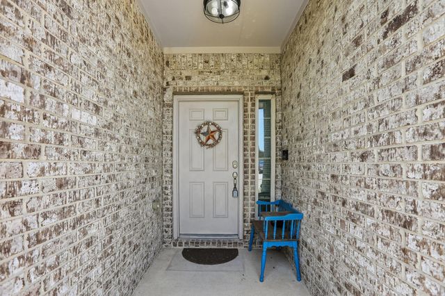 8806 Explorer Drive, Texas City, TX 77591