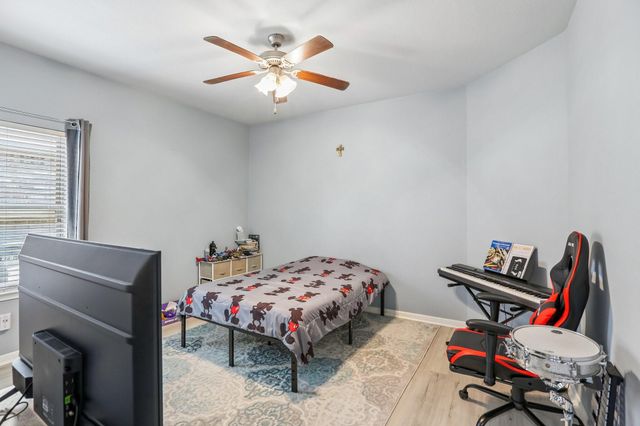 8806 Explorer Drive, Texas City, TX 77591