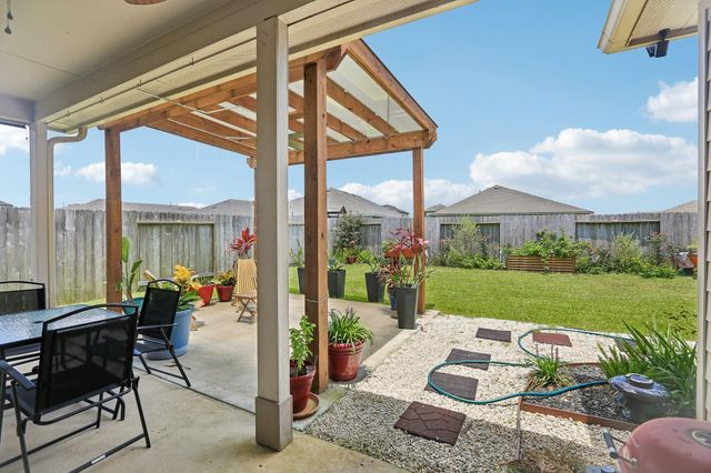 8806 Explorer Drive, Texas City, TX 77591