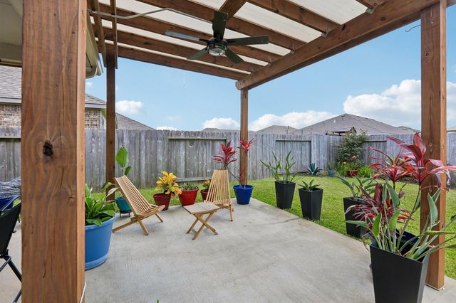 8806 Explorer Drive, Texas City, TX 77591