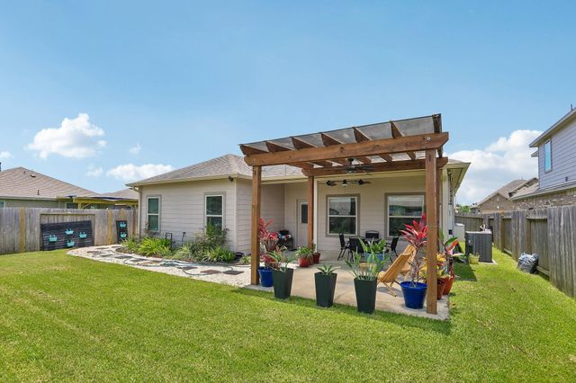 8806 Explorer Drive, Texas City, TX 77591