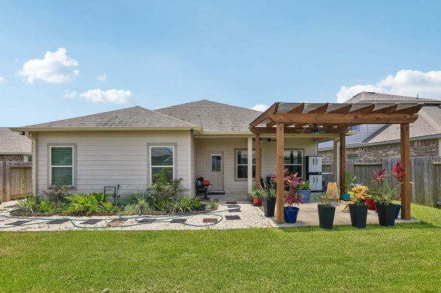 8806 Explorer Drive, Texas City, TX 77591