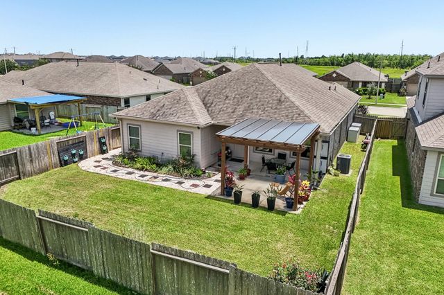 8806 Explorer Drive, Texas City, TX 77591