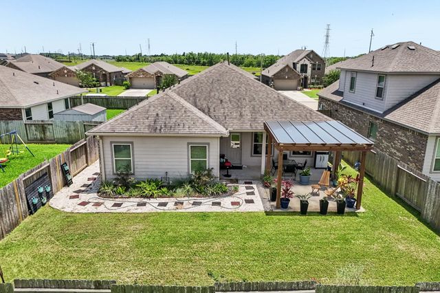 8806 Explorer Drive, Texas City, TX 77591