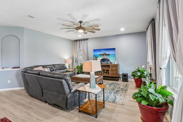 8806 Explorer Drive, Texas City, TX 77591