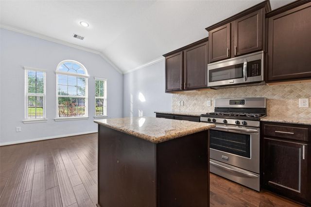 18118 Tucson Bend Drive, Cypress, TX 77429