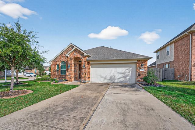 18118 Tucson Bend Drive, Cypress, TX 77429