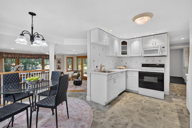 10 Stanton St, Saugus, MA 01906