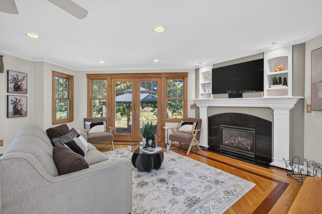 10 Stanton St, Saugus, MA 01906