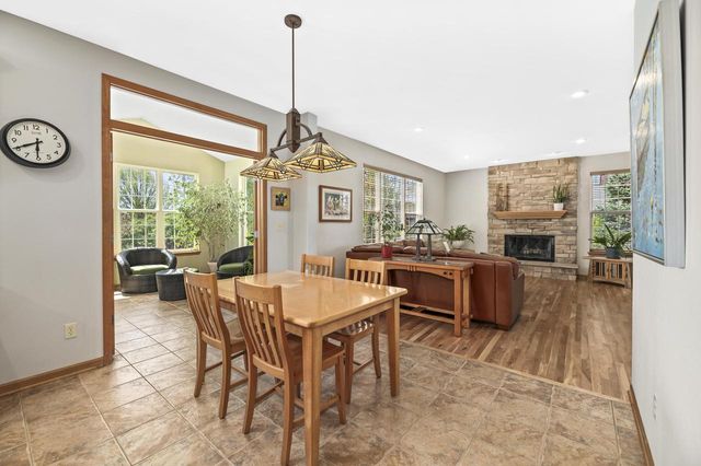 639 Prairie Hill AVENUE, Mukwonago, WI 53149