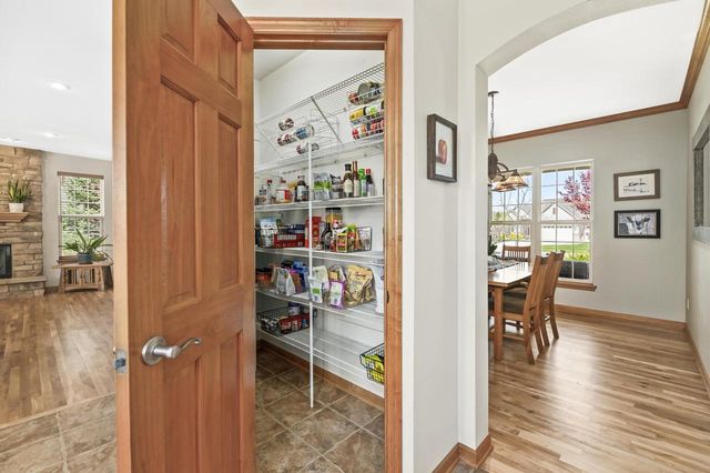 639 Prairie Hill AVENUE, Mukwonago, WI 53149
