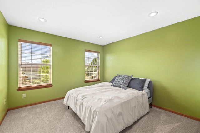 639 Prairie Hill AVENUE, Mukwonago, WI 53149