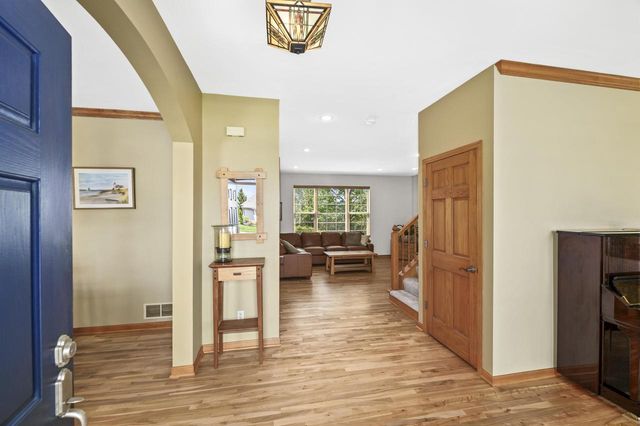 639 Prairie Hill AVENUE, Mukwonago, WI 53149