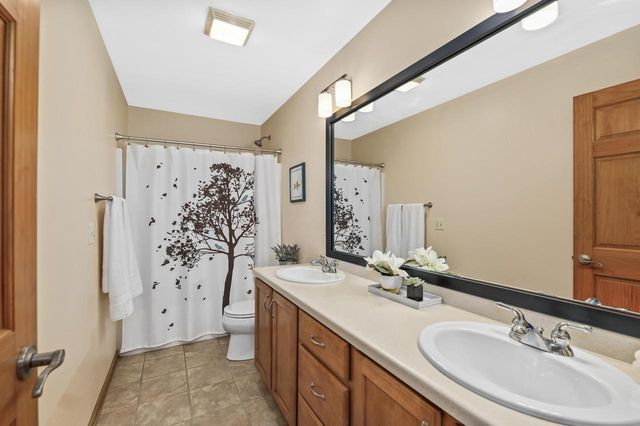 639 Prairie Hill AVENUE, Mukwonago, WI 53149