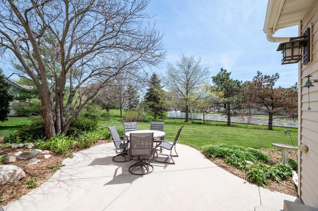 639 Prairie Hill AVENUE, Mukwonago, WI 53149