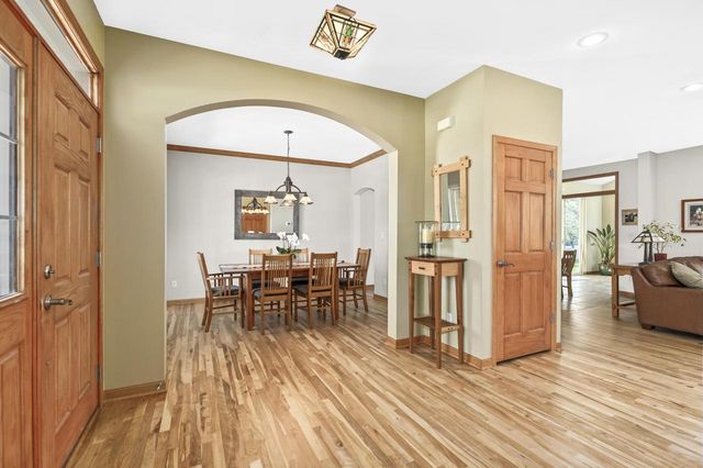 639 Prairie Hill AVENUE, Mukwonago, WI 53149