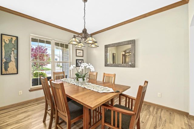 639 Prairie Hill AVENUE, Mukwonago, WI 53149