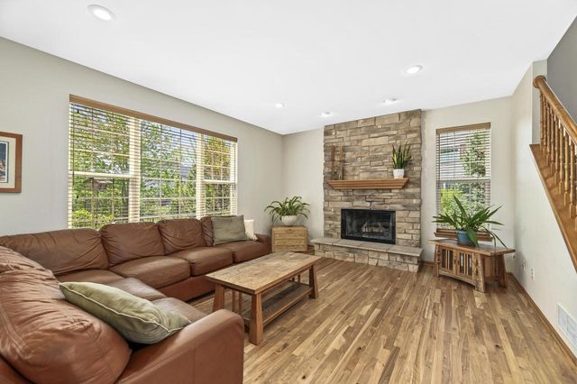639 Prairie Hill AVENUE, Mukwonago, WI 53149