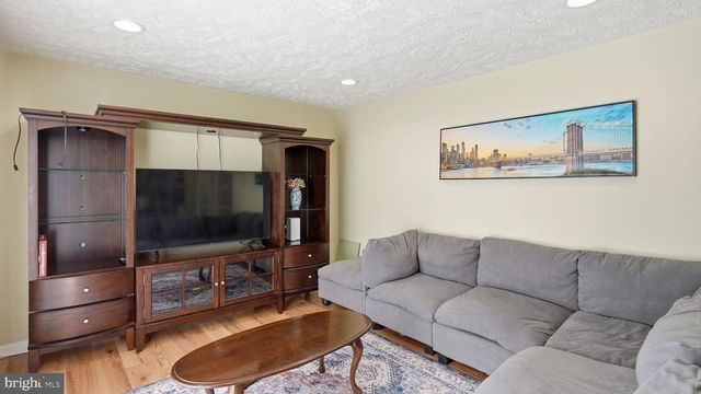 16041 MACEDONIA DR, Woodbridge, VA 22191