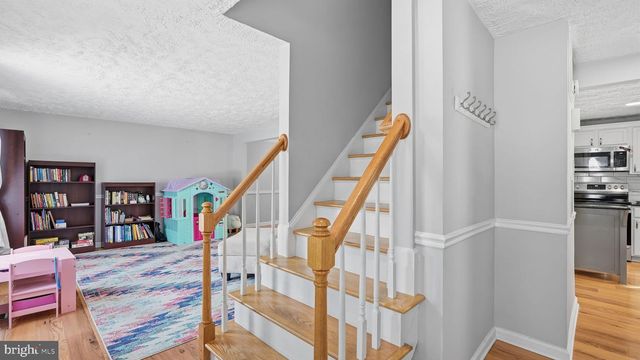 16041 MACEDONIA DR, Woodbridge, VA 22191