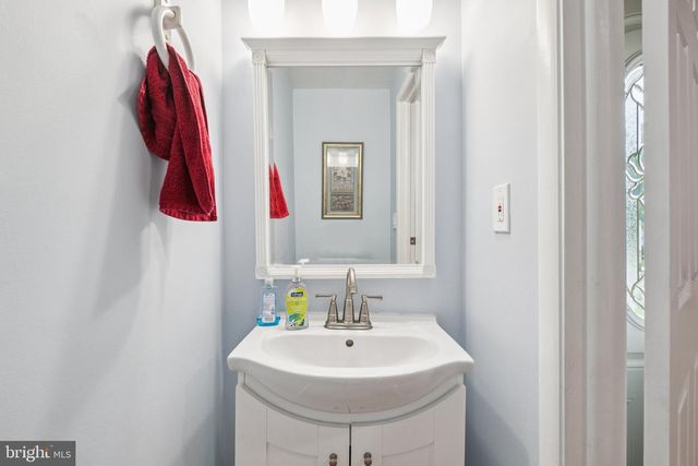 16041 MACEDONIA DR, Woodbridge, VA 22191