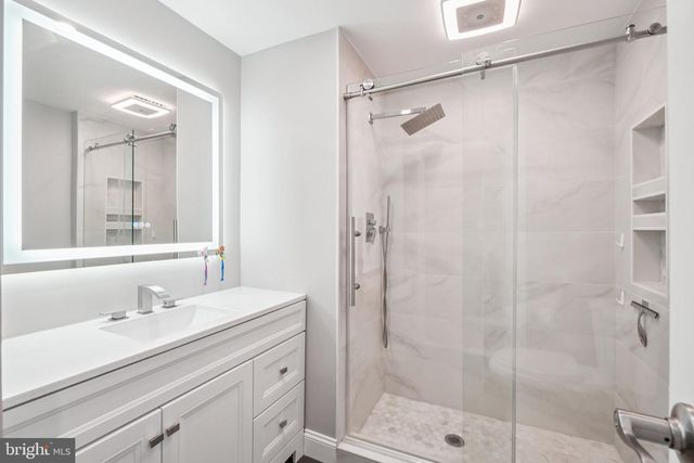 16041 MACEDONIA DR, Woodbridge, VA 22191