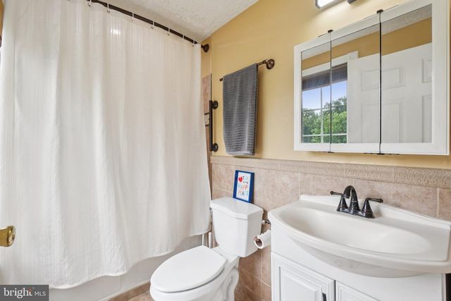 16041 MACEDONIA DR, Woodbridge, VA 22191