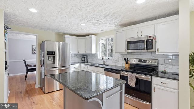 16041 MACEDONIA DR, Woodbridge, VA 22191