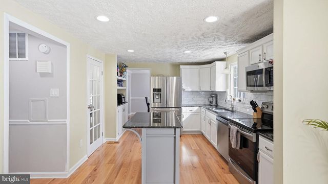 16041 MACEDONIA DR, Woodbridge, VA 22191