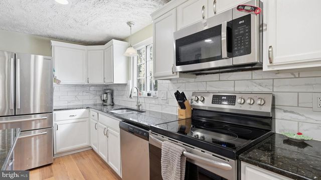 16041 MACEDONIA DR, Woodbridge, VA 22191