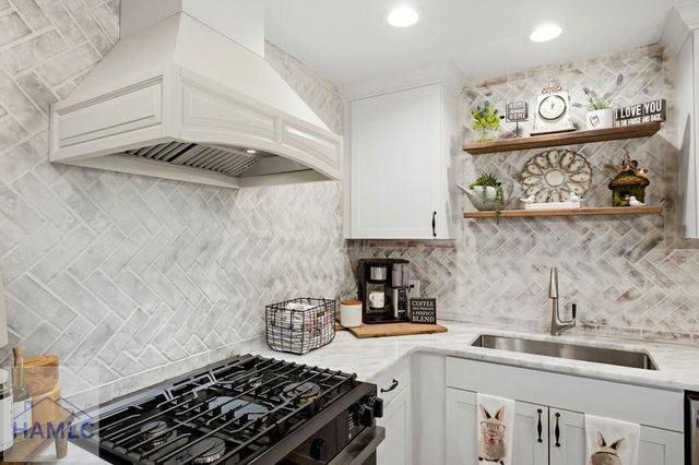 521 Atkinson Avenue, Savannah, GA 31404