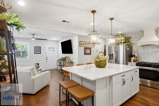 521 Atkinson Avenue, Savannah, GA 31404