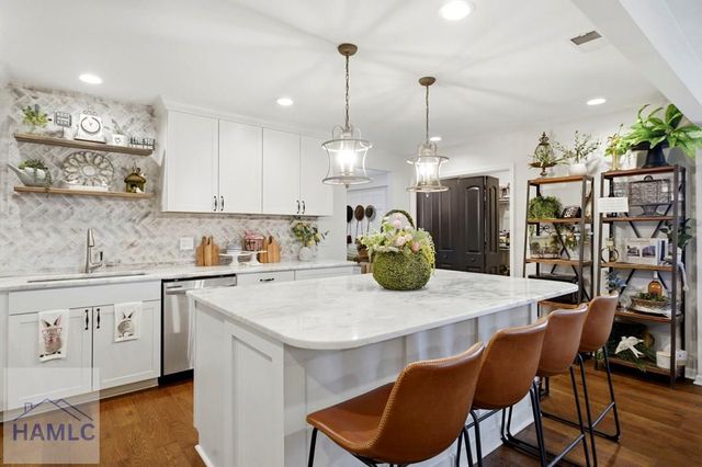 521 Atkinson Avenue, Savannah, GA 31404